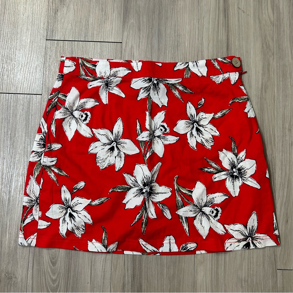Forever 21 Red and Black Hawaiian Skirt Women’s Small
